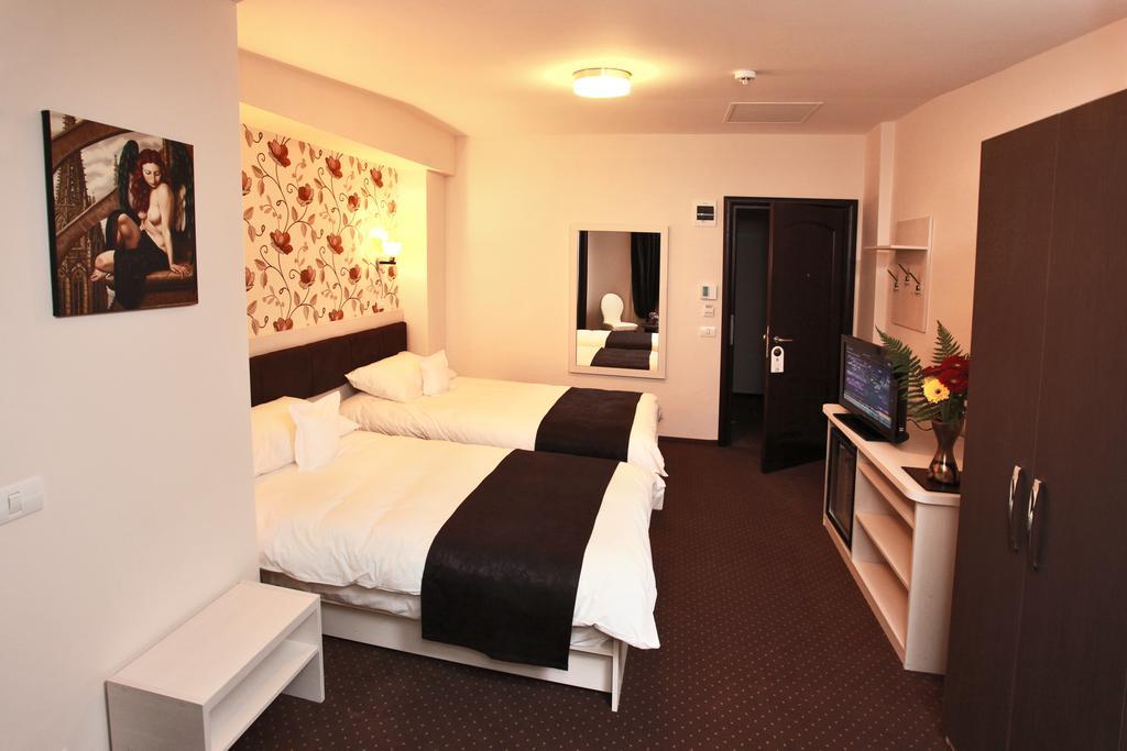 West Plaza Hotel Bukarest Eksteriør billede