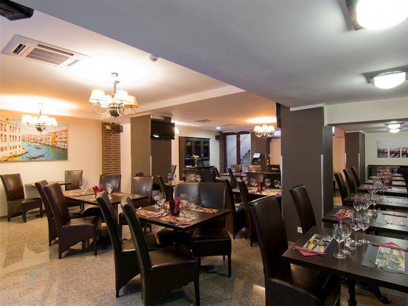 West Plaza Hotel Bukarest Eksteriør billede